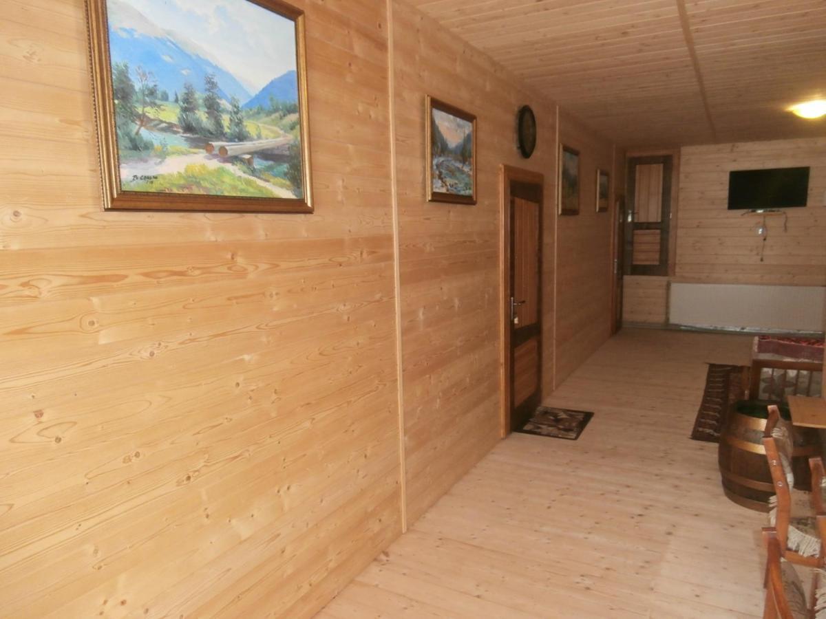 Karpatskiy Domik Izki Esterno foto